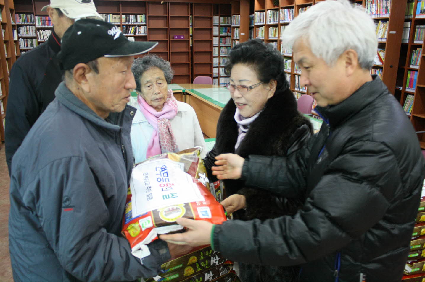 연무동&#44; 상광교 주민의 아름다운 쌀 기부